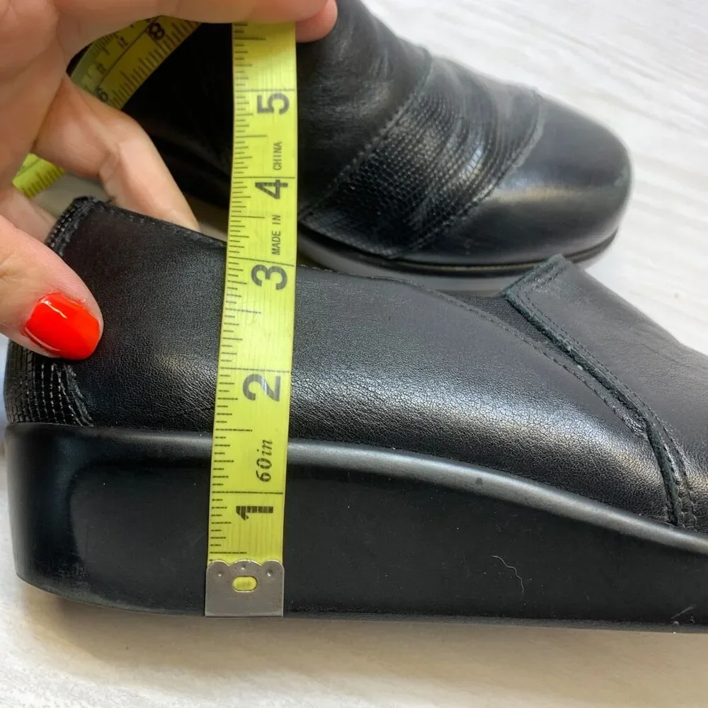 SAS Nora Womens Black Leather Slip On Loafer Wedge Size 10.5 N Orthotic Comfort